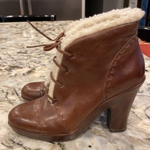 Women’s ankle booty with Sherpa lining